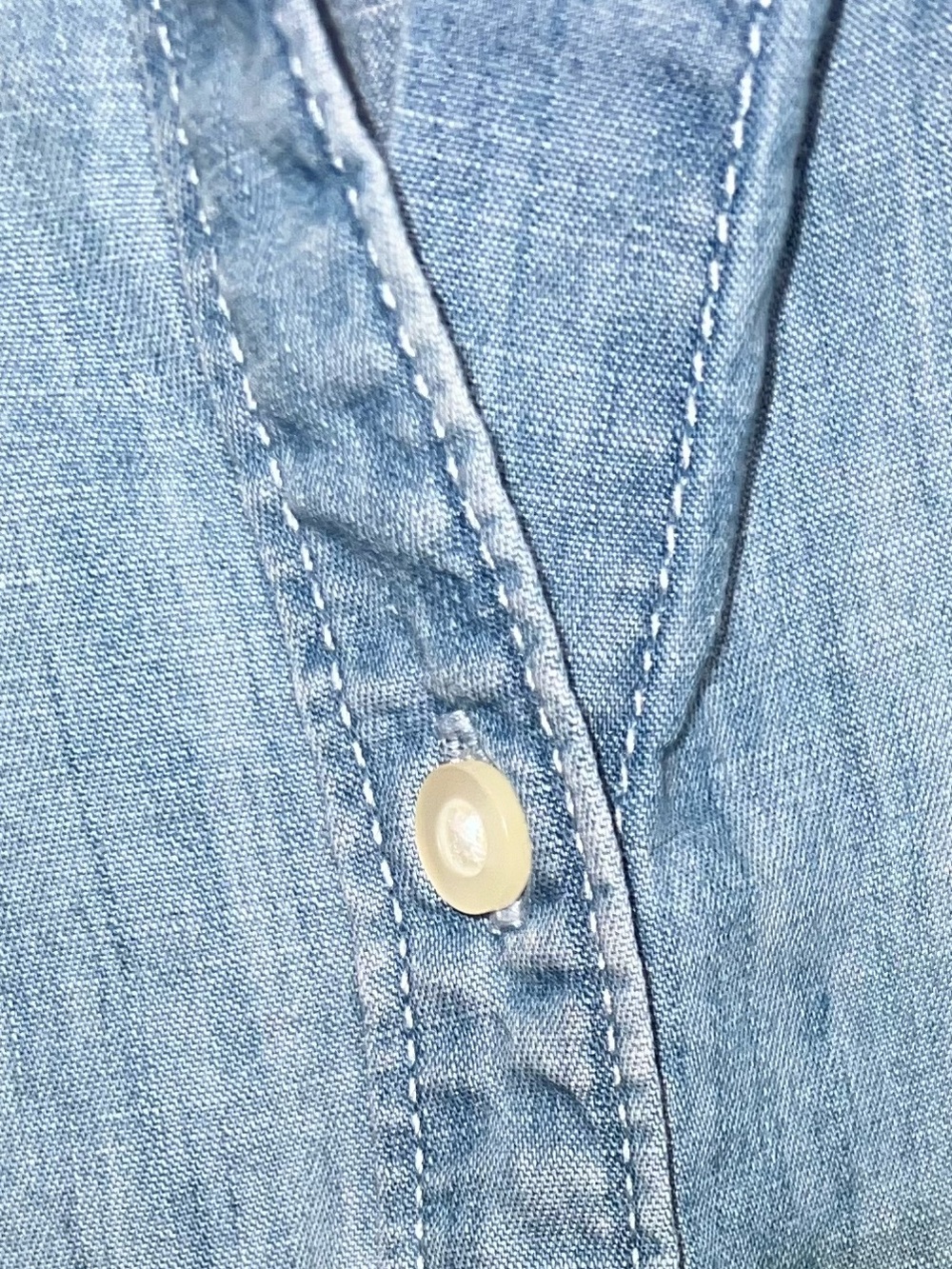 St John’s Bay Sleeveless Light Wash Chambray Button-Up Shirt XL - Picture 5 of 9